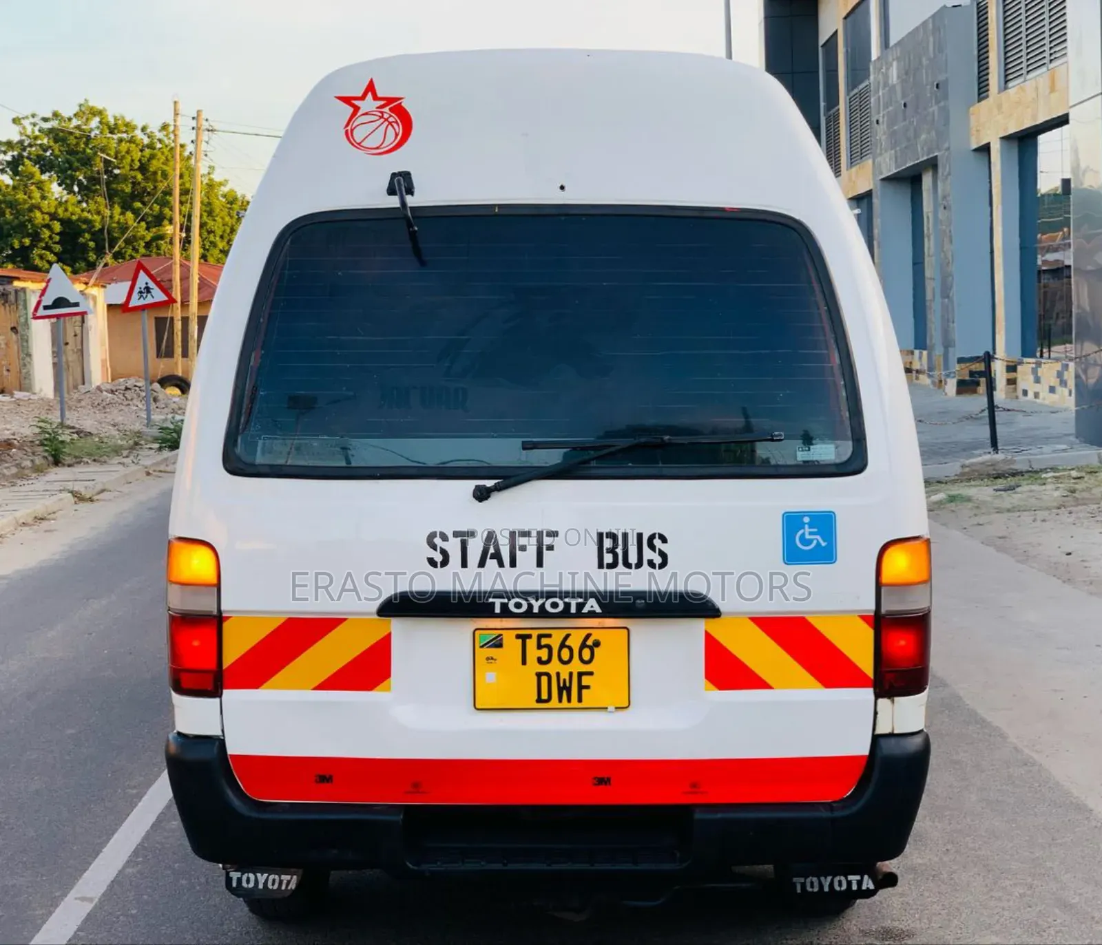 Toyota HiAce 2004 White