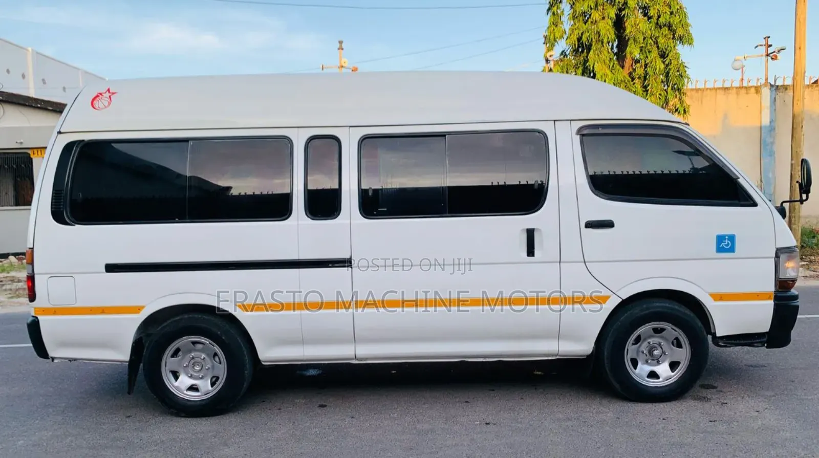 Toyota HiAce 2004 White