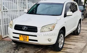 Photo - Toyota RAV4 2008 White