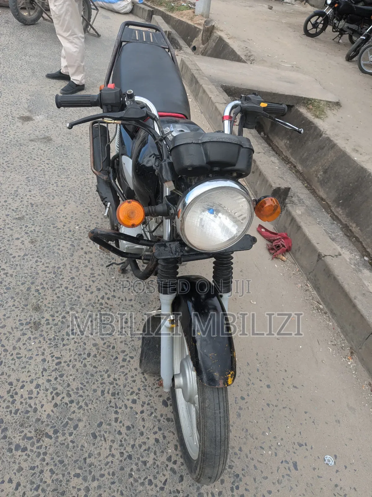 TVS HLX 125 2024 Black