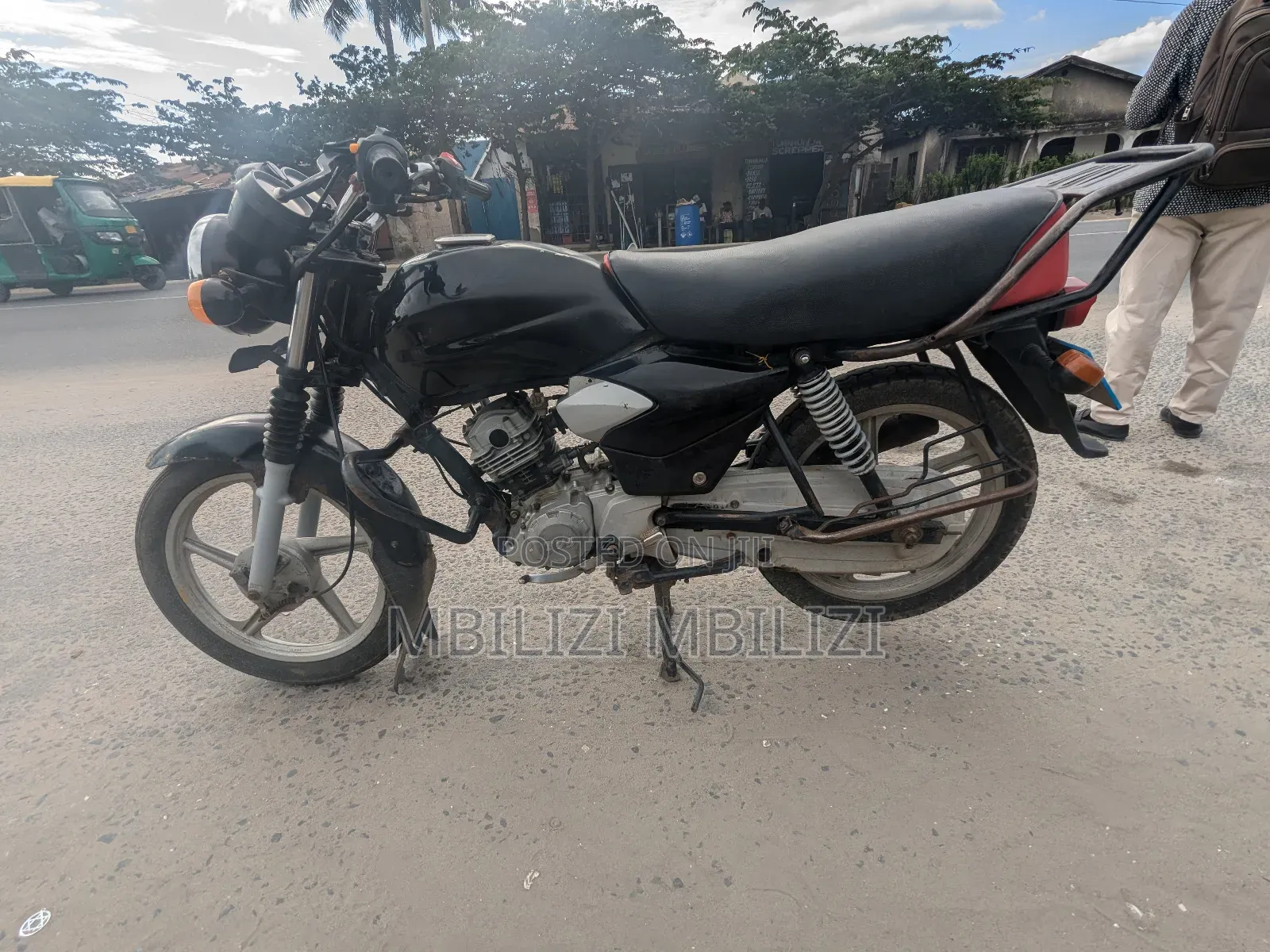 TVS HLX 125 2024 Black