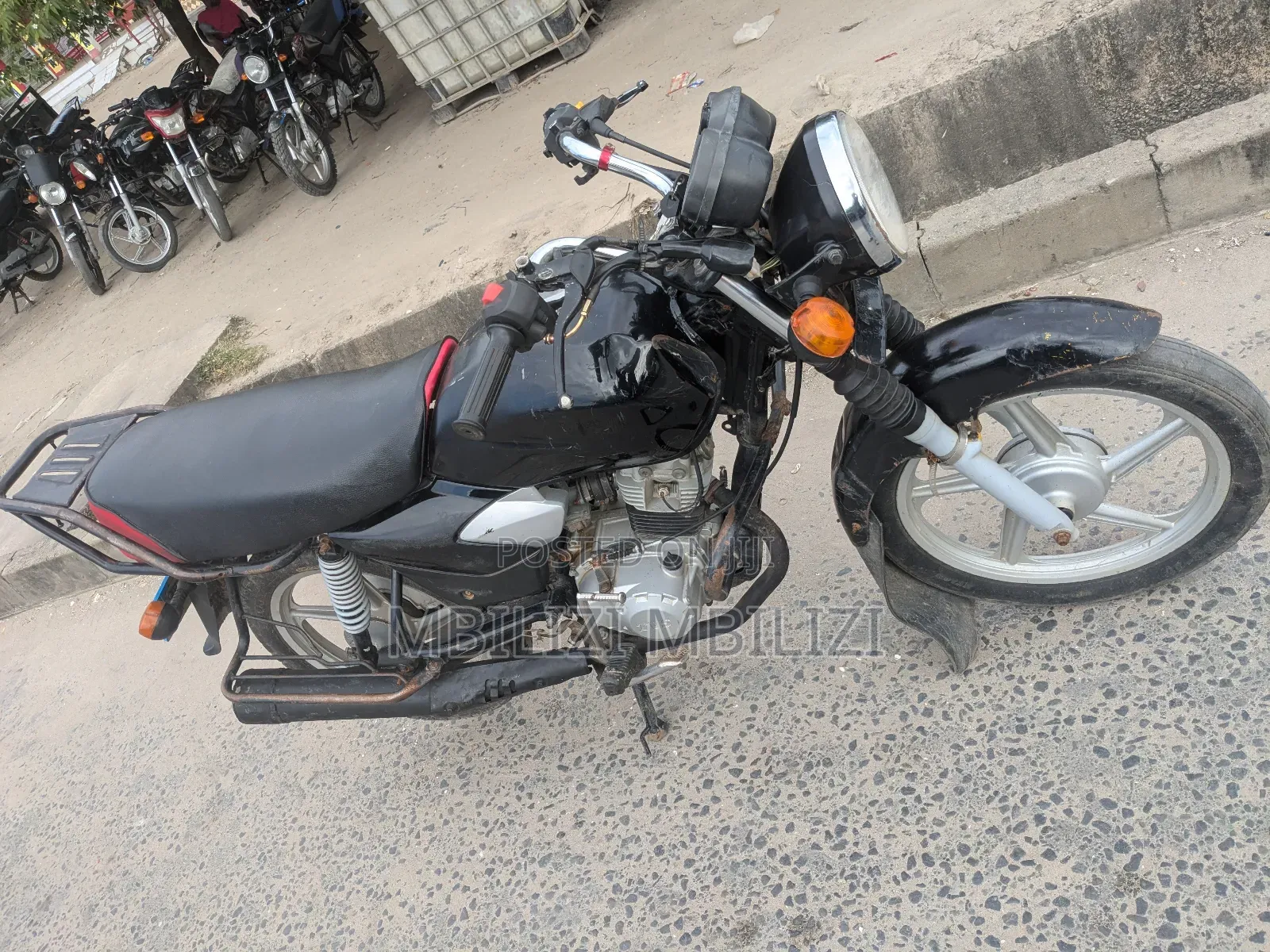 TVS HLX 125 2024 Black