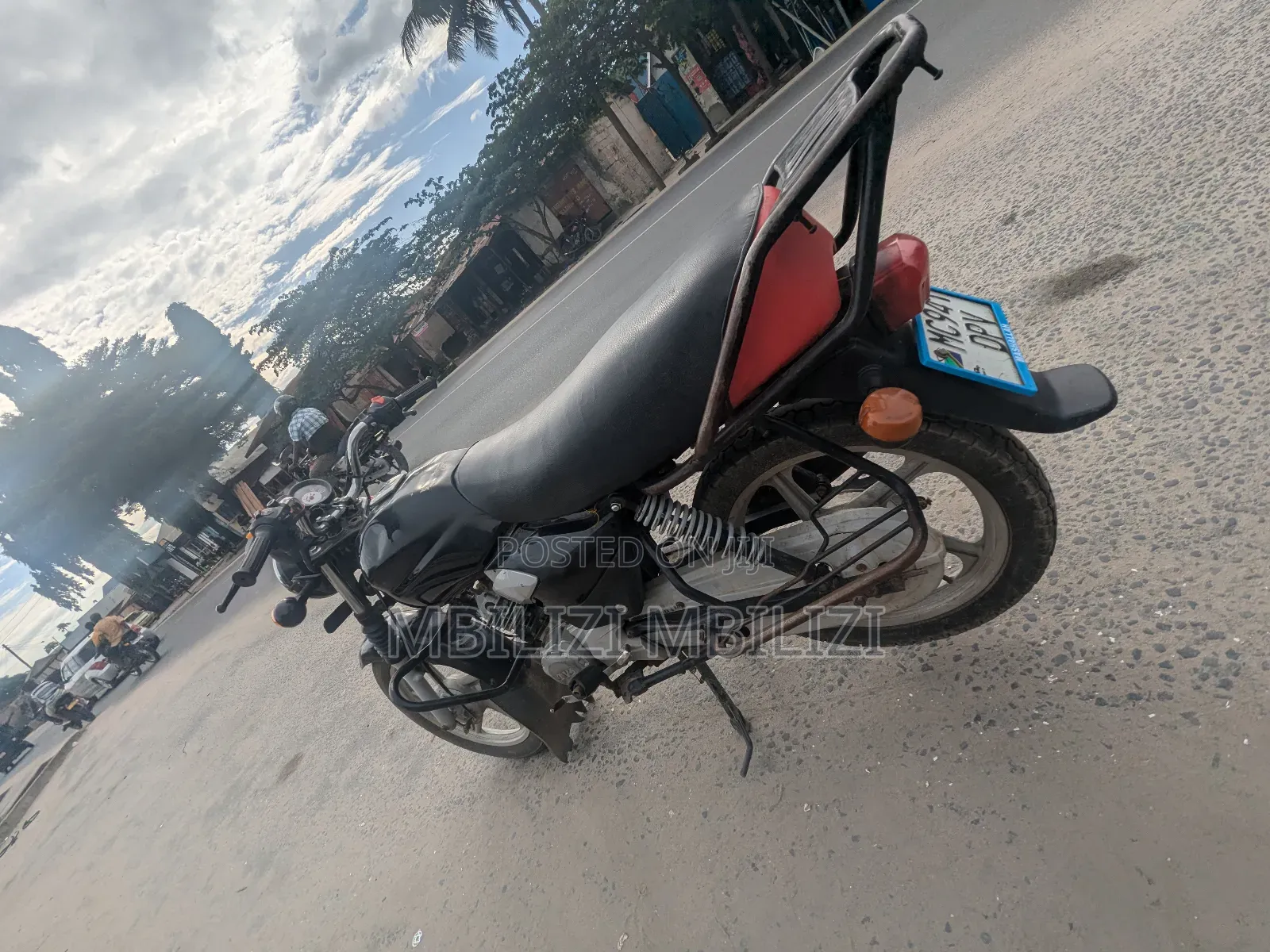 TVS HLX 125 2024 Black