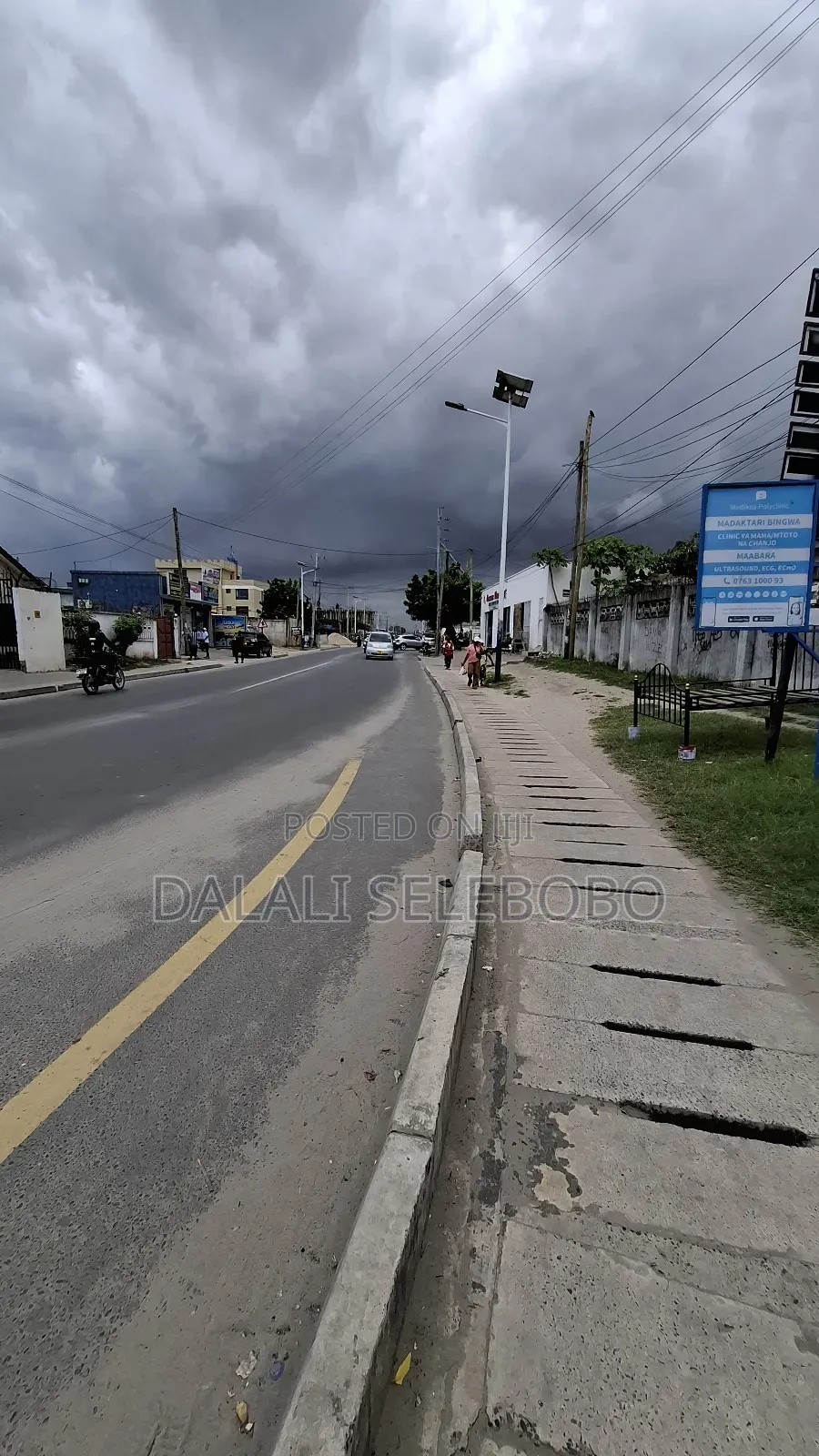 Busness Plot It Look at Tarmac Makumbusho