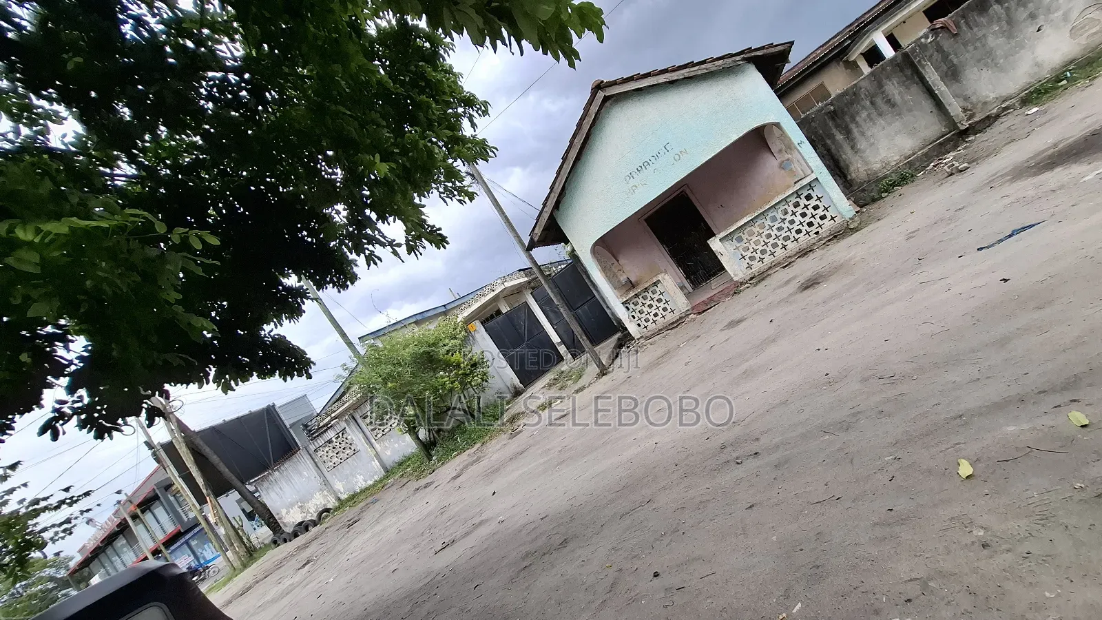 Double Plot Sale at Makumbusho It Look at Tarmac