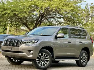 New Toyota Land Cruiser Prado 2.7 2023 Gray