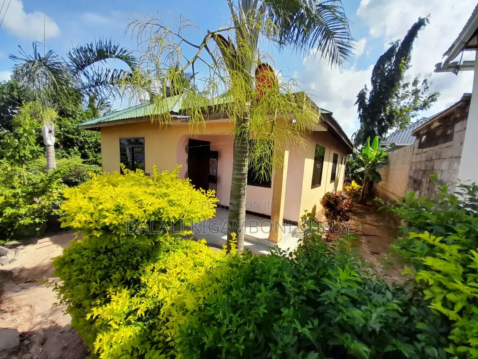 4bdrm House in Kigamboni Mwembe for sale