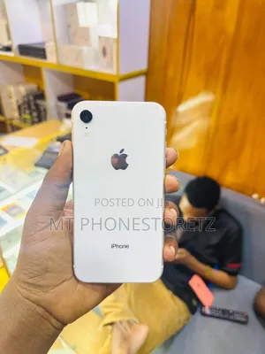 Apple iPhone XR 64 GB White
