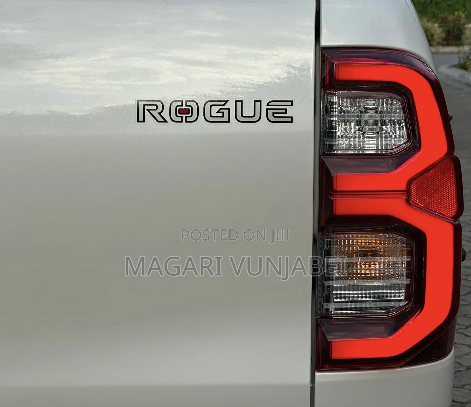 Toyota Hilux 2023 Beige