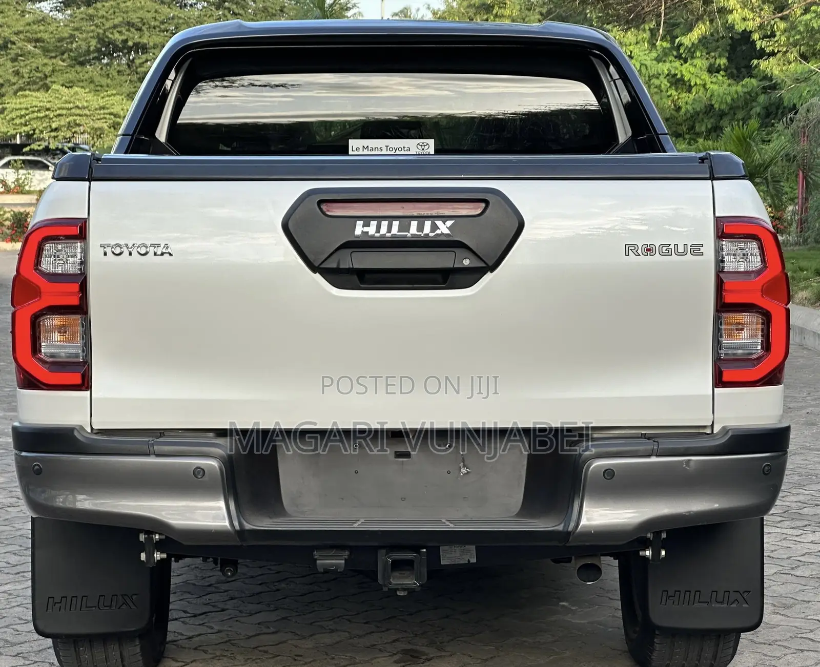 Toyota Hilux 2023 Beige