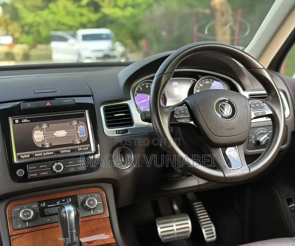 Volkswagen Touareg 2013 Pearl