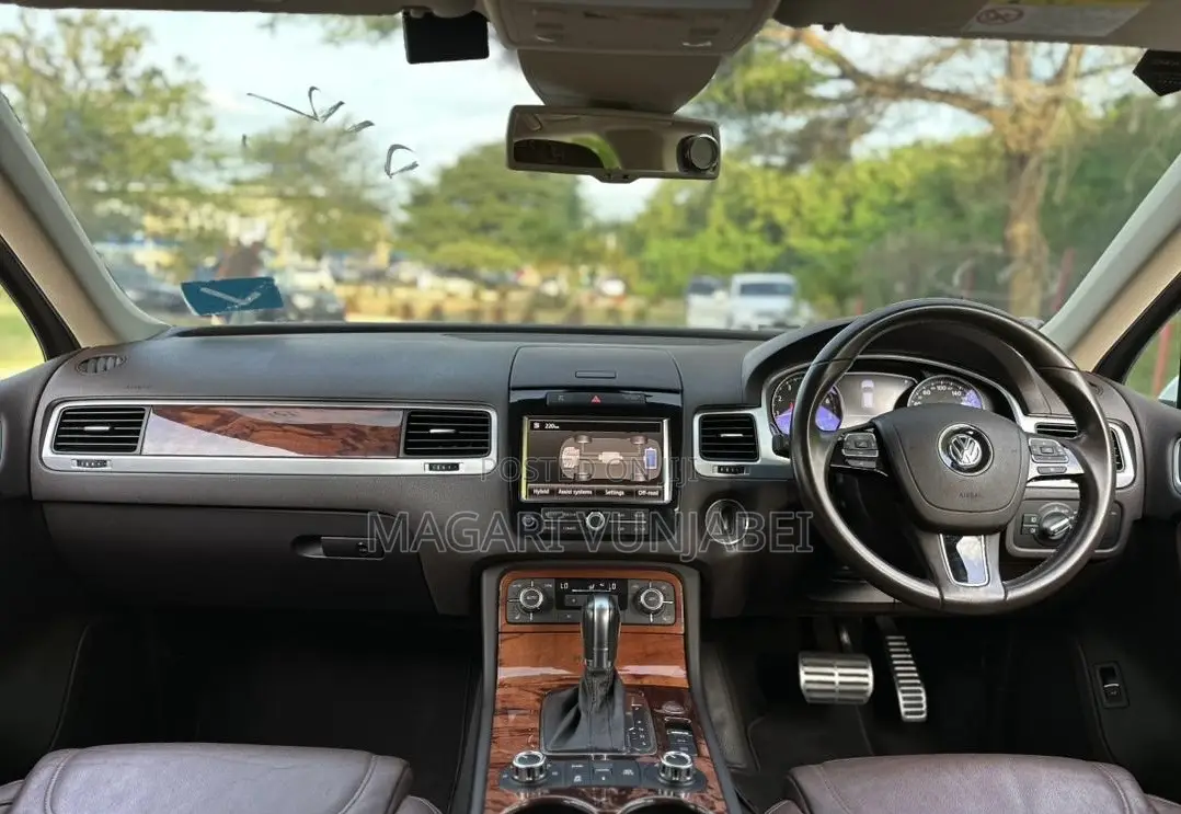 Volkswagen Touareg 2013 Pearl