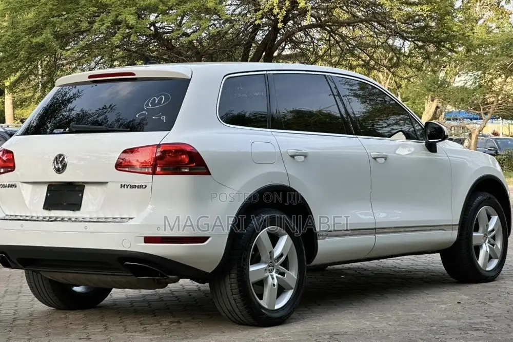 Volkswagen Touareg 2013 Pearl