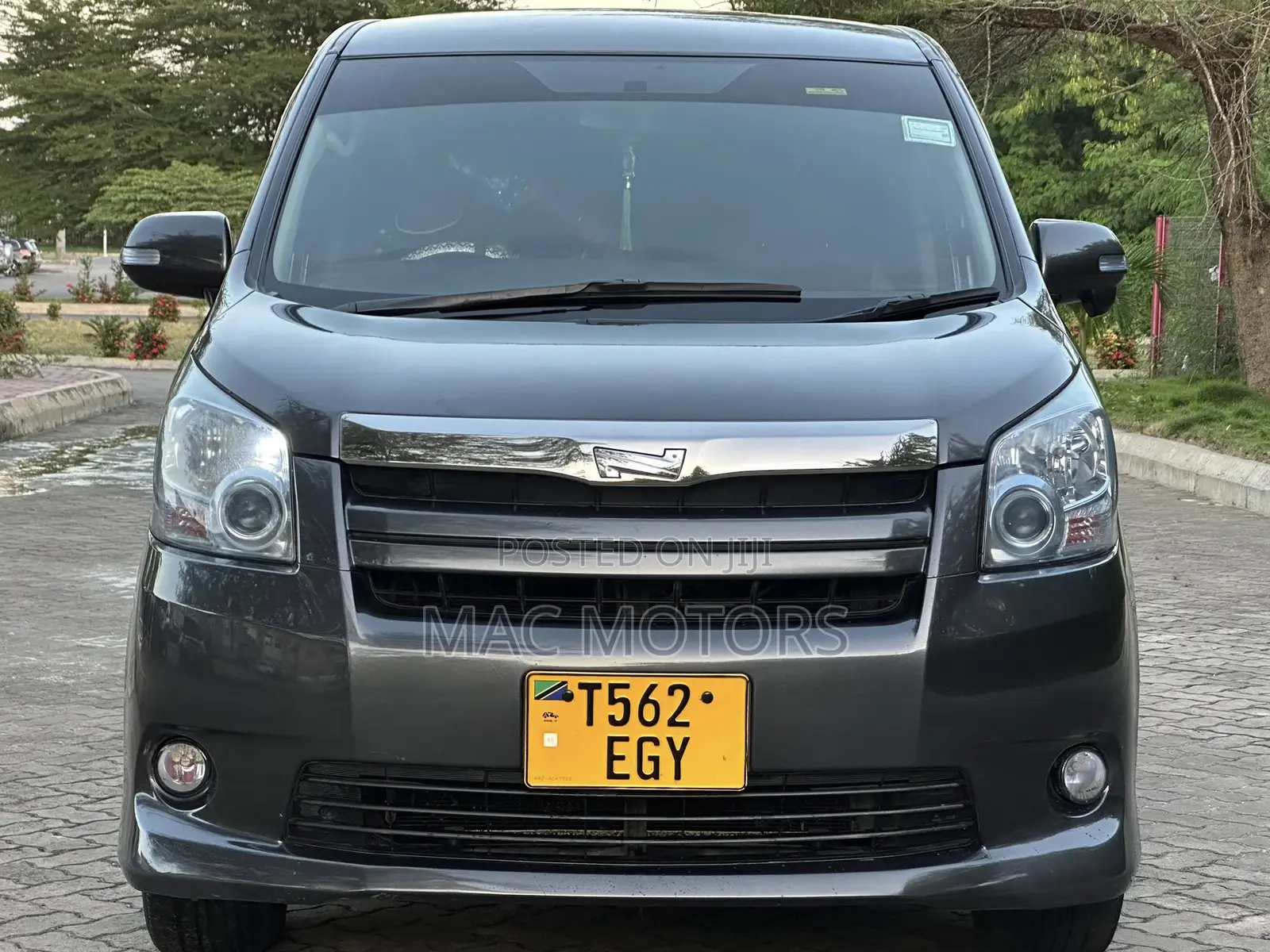 Toyota Noah 2007 Gray