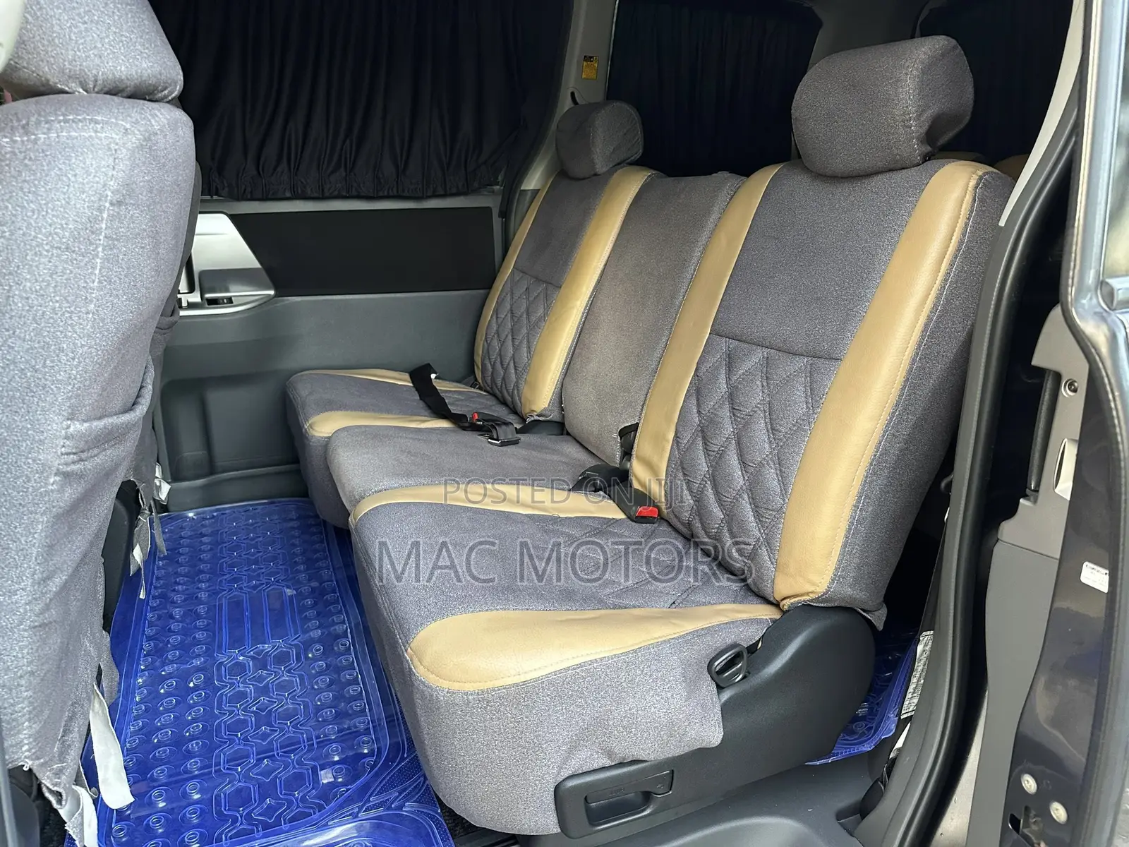 Toyota Noah 2007 Gray