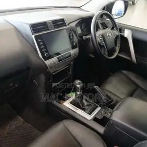 Toyota Land Cruiser Prado 2.8 2021 Silver