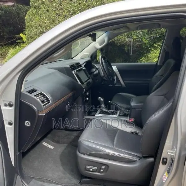 Toyota Land Cruiser Prado 2.8 2021 Silver