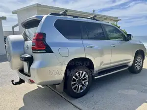Toyota Land Cruiser Prado 2.8 2021 Silver