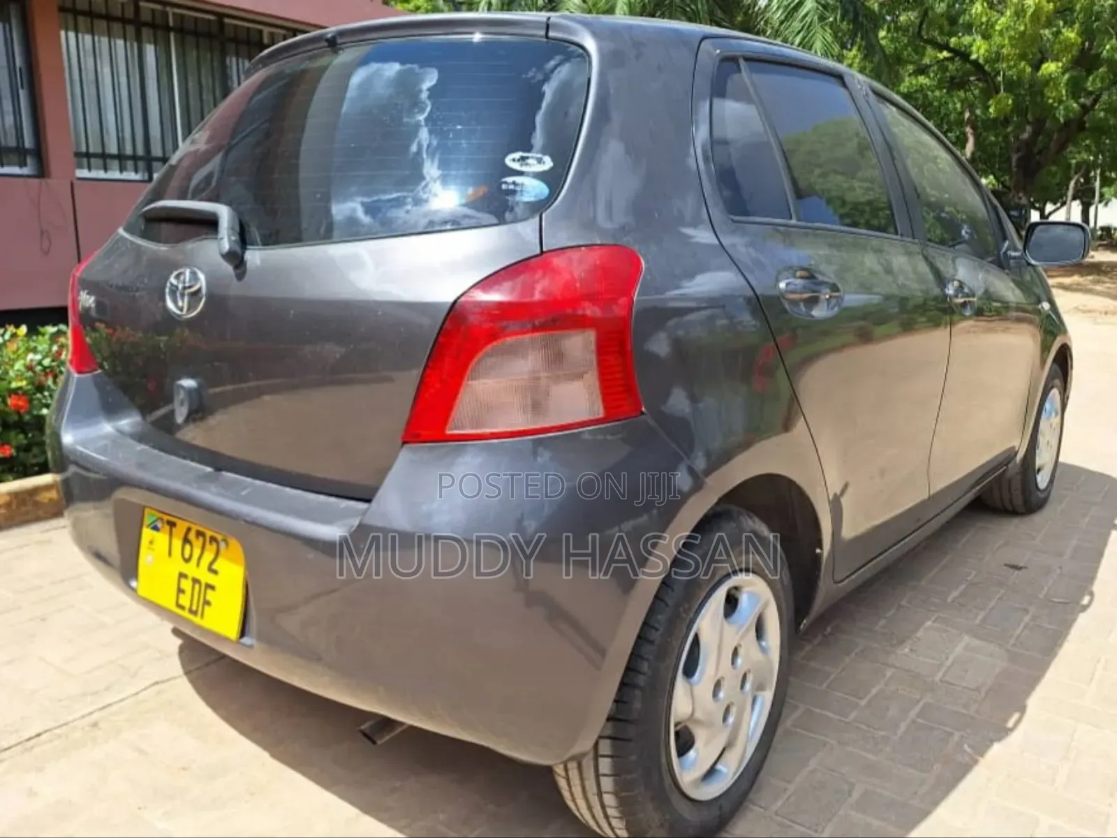 Toyota Vitz 2009 Gray