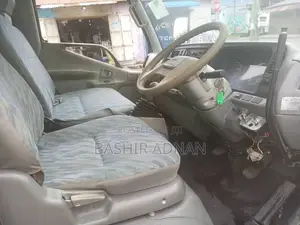 Mitsubishi Canter Mpya Chasis Yenye(With) Helper 3 Tonnes.