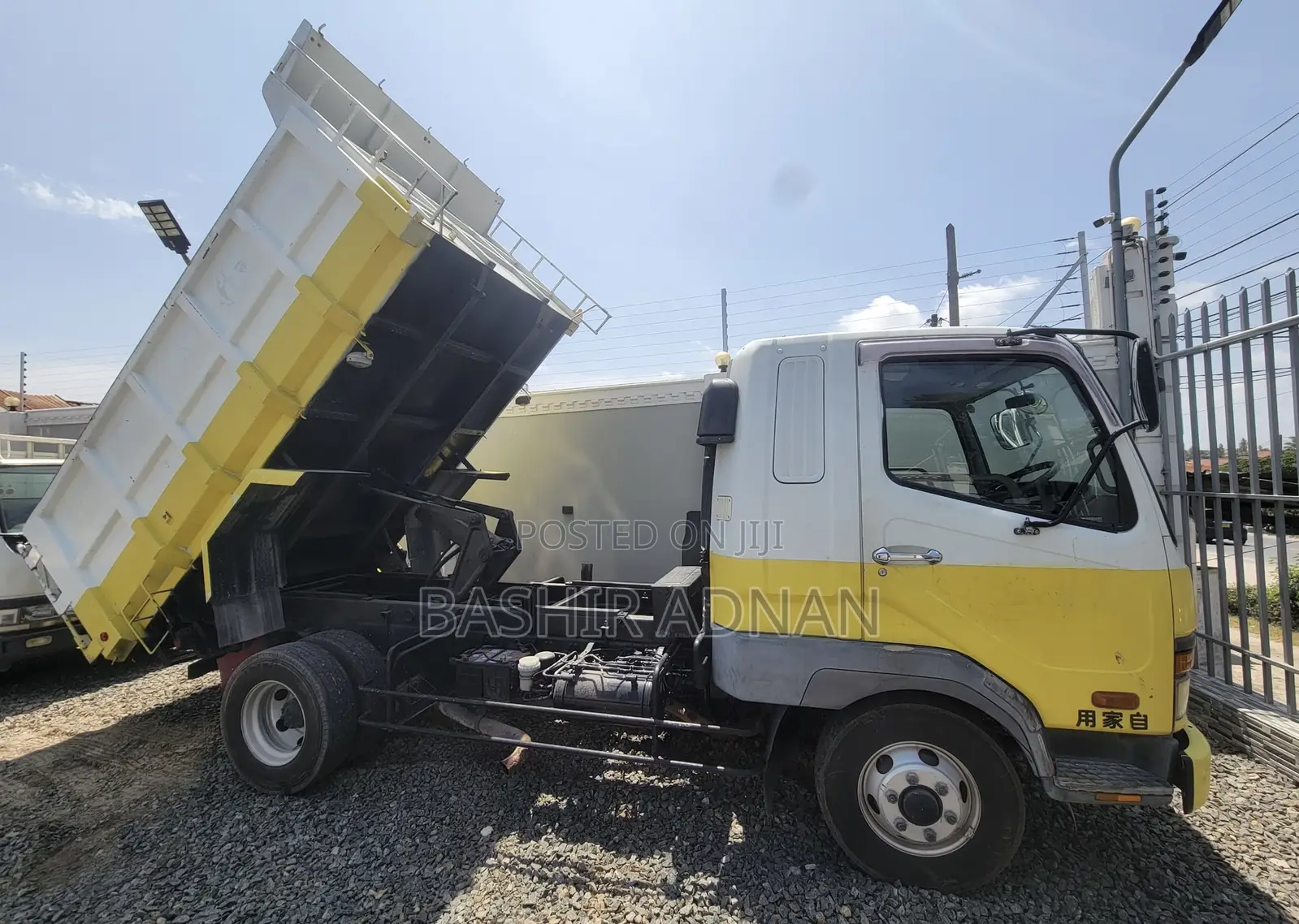 Mitsubishi Fuso Dumper Tani 4(Tonnes) Mpya Unregistered.