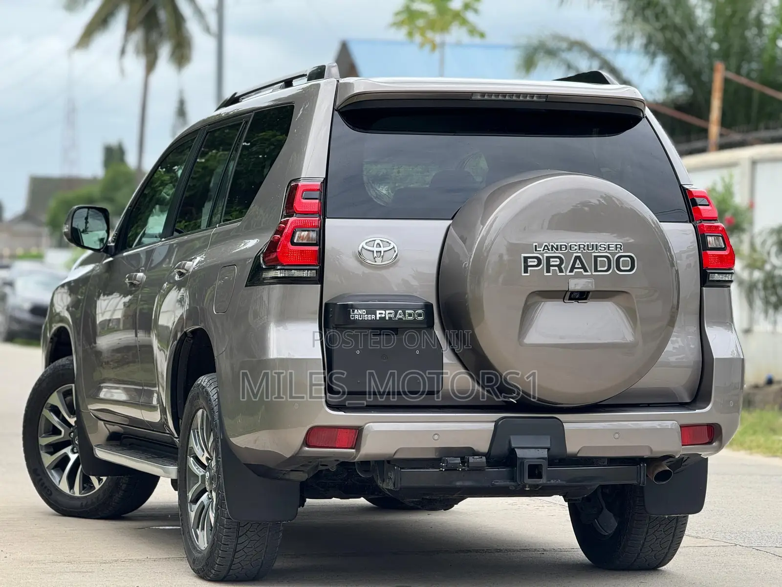 Toyota Land Cruiser Prado 2023 Gray