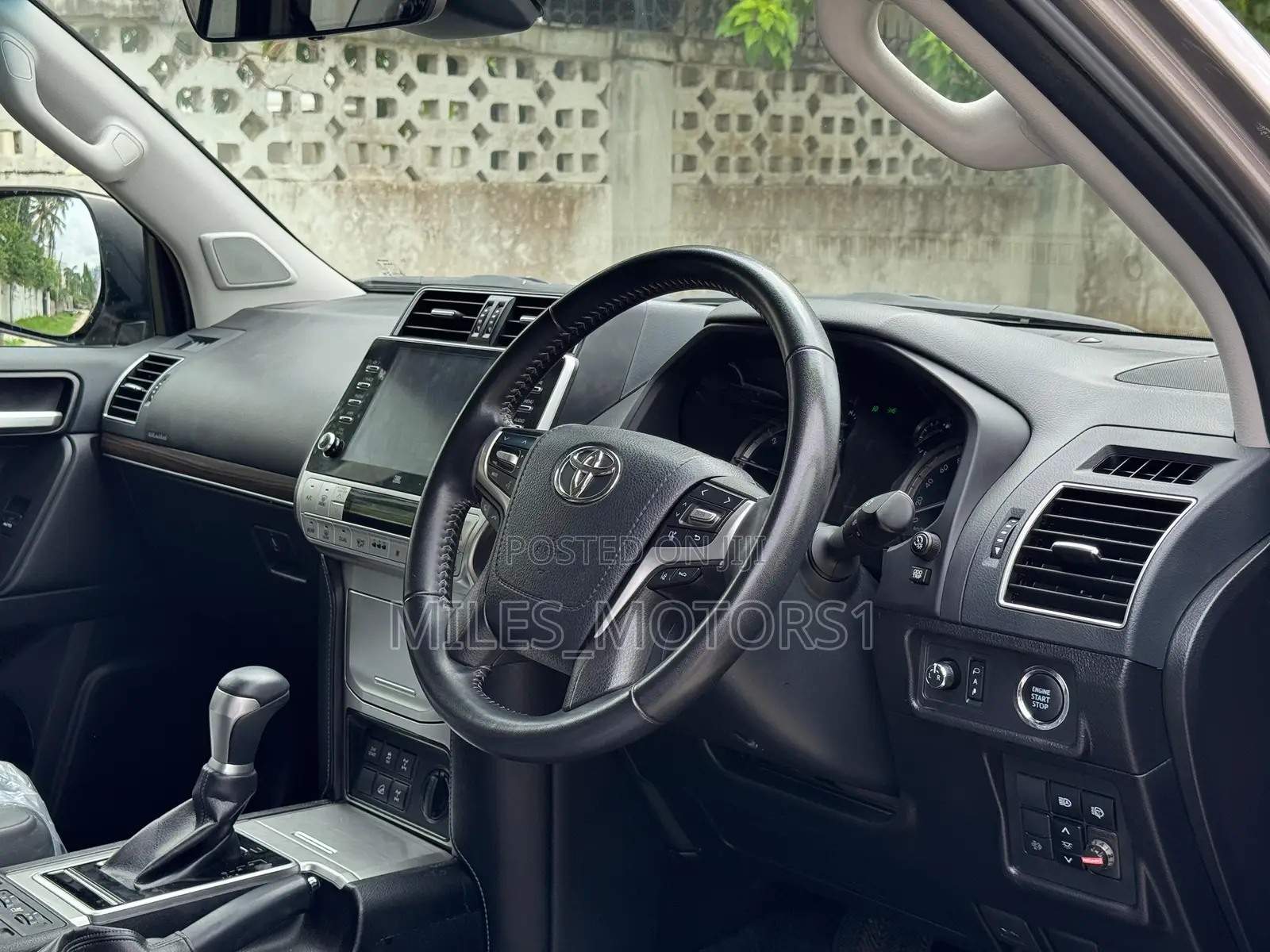Toyota Land Cruiser Prado 2023 Gray