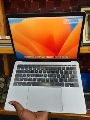 Laptop Apple MacBook Pro 2017 8GB Intel Core I5 SSD 256GB