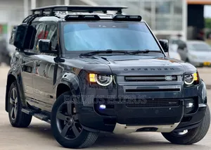 Photo - Land Rover Defender 2022 Brown