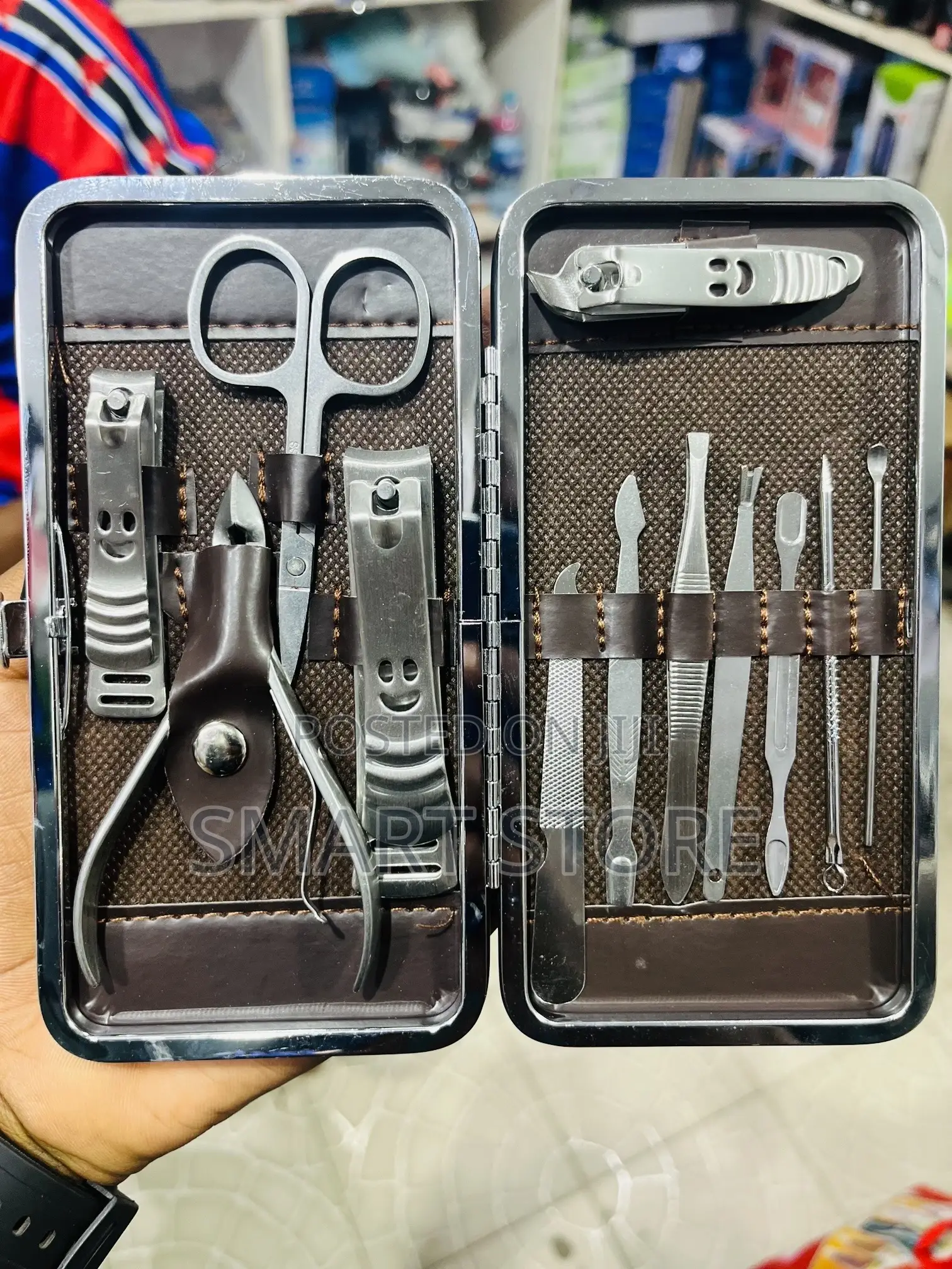 Manicure Nail Cut – Clean Elegant Finish Set