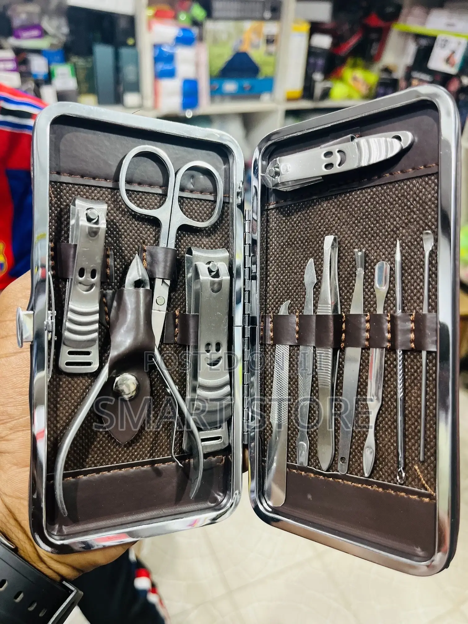 Manicure Nail Cut – Clean Elegant Finish Set