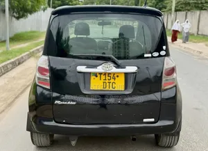 Toyota Ractis 2010 Black