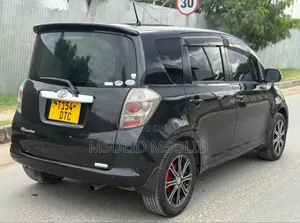 Toyota Ractis 2010 Black