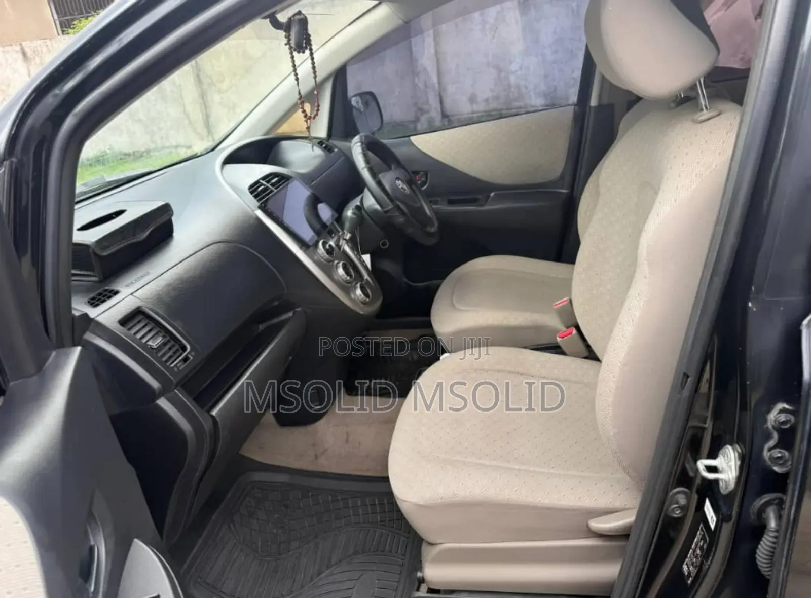 Toyota Ractis 2010 Black