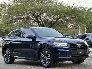 Audi Q5 2.0T Premium AWD quattro 2019 Blue