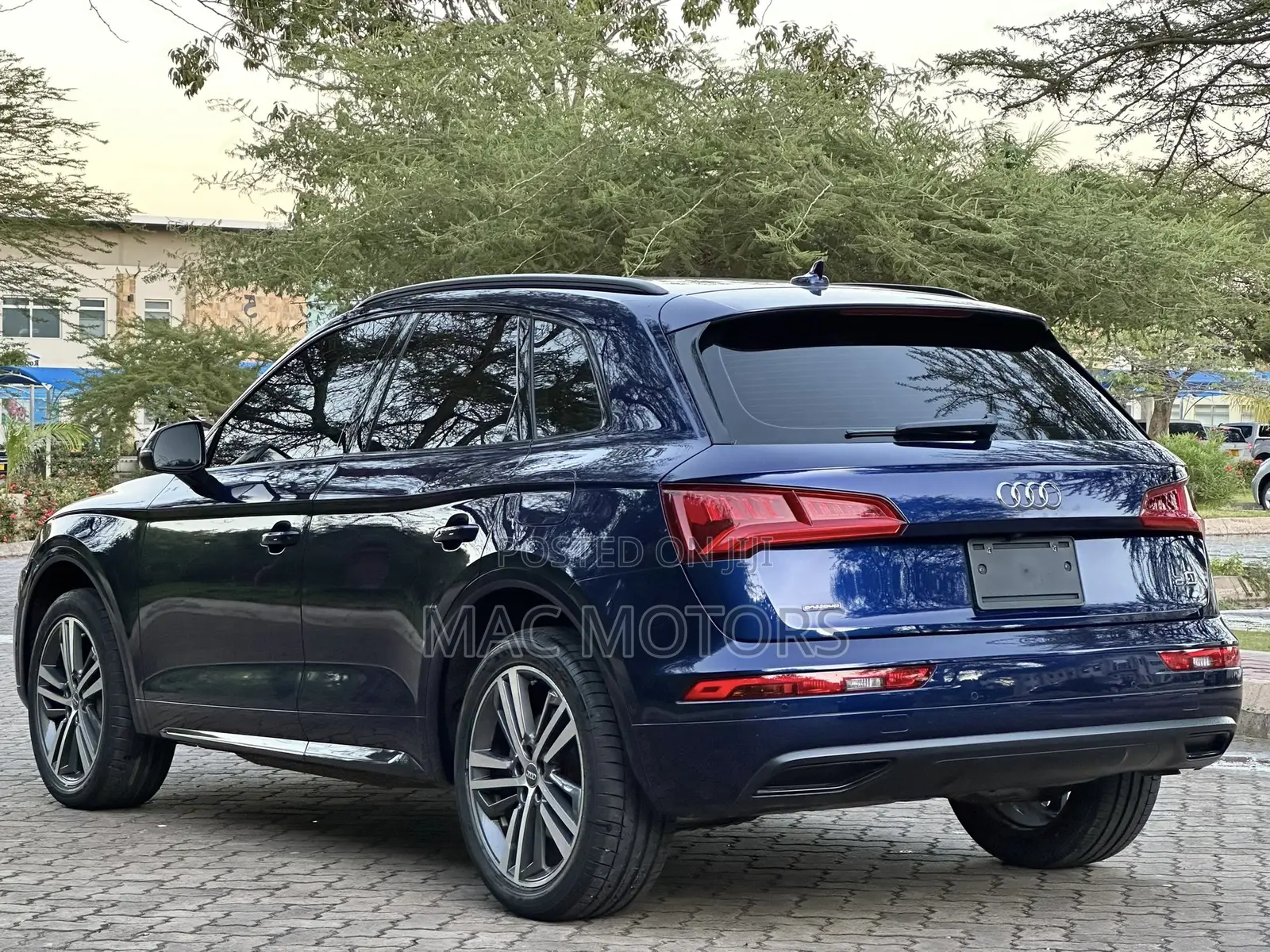 Audi Q5 2.0T Premium AWD quattro 2019 Blue