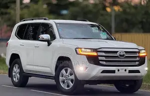 Photo - Toyota Land Cruiser 2024 White