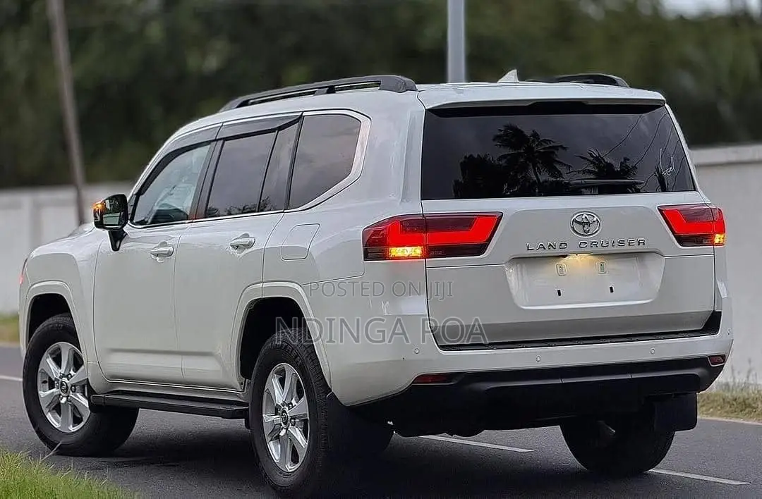 Toyota Land Cruiser 2024 White