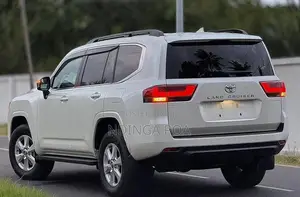 Toyota Land Cruiser 2024 White