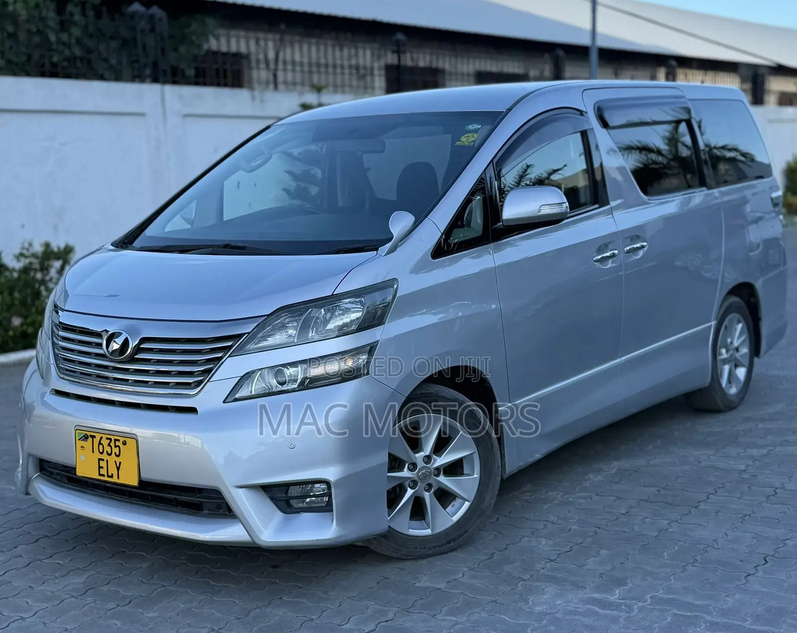 Toyota Vellfire 2009 Silver