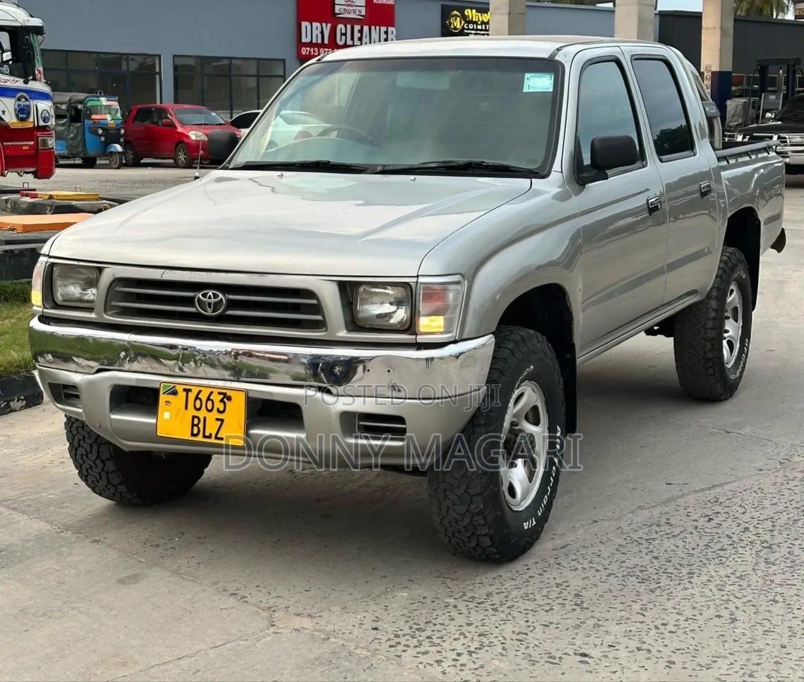 Toyota Hilux 2002 Gray