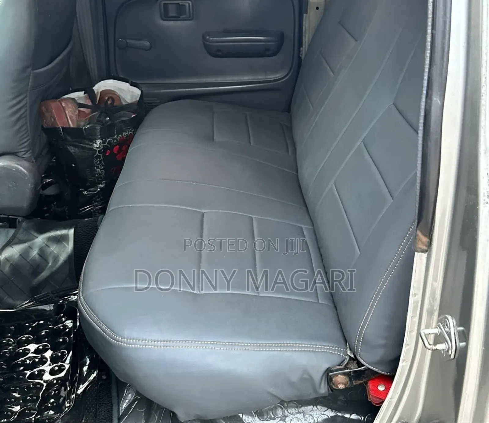 Toyota Hilux 2002 Gray