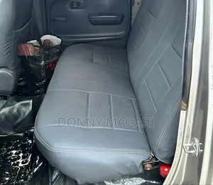 Toyota Hilux 2002 Gray