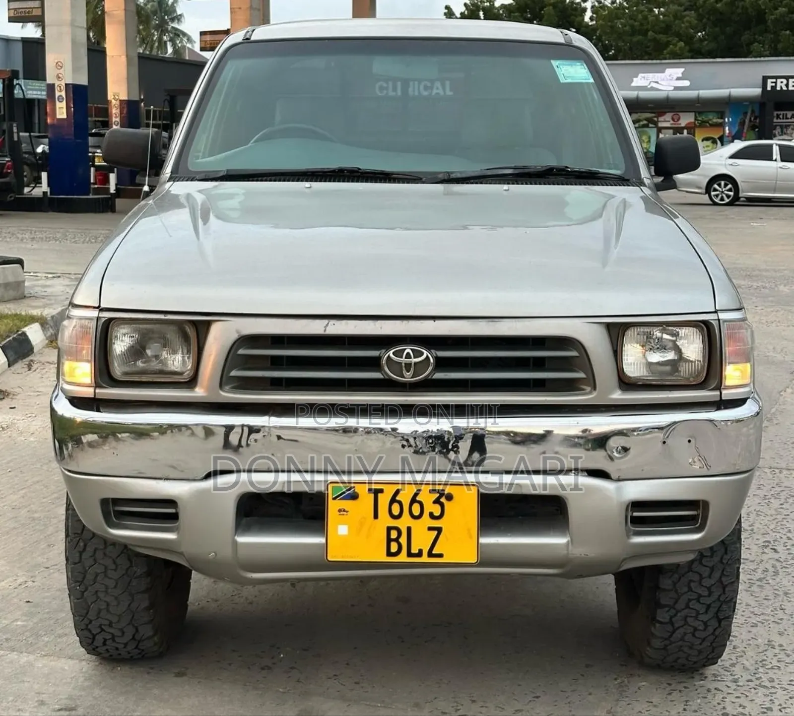 Toyota Hilux 2002 Gray