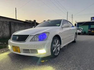 Toyota Crown 2004 White