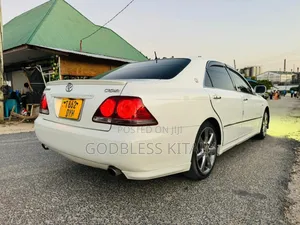 Toyota Crown 2004 White