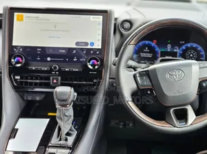 Toyota Alphard 2024 Gold