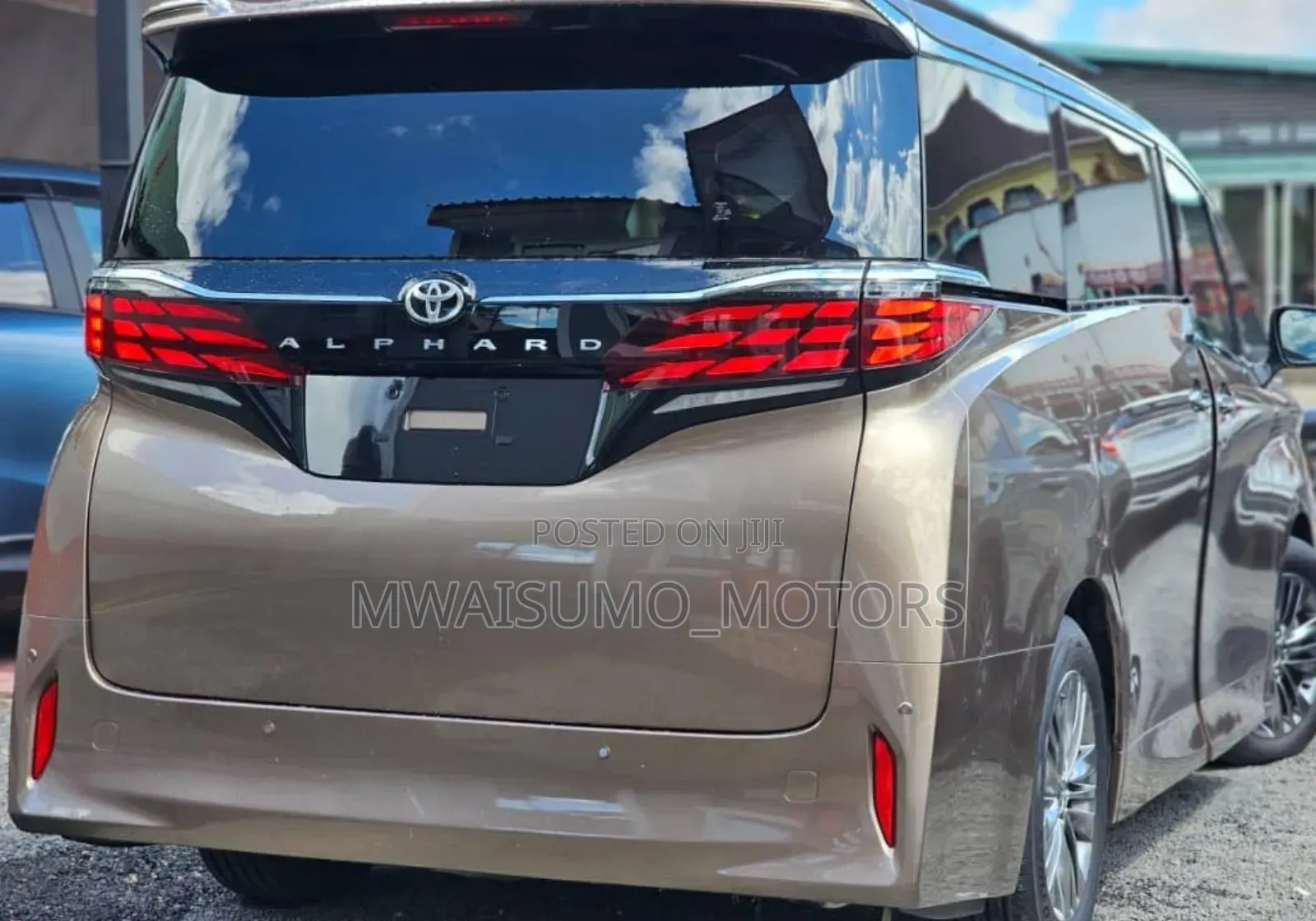 Toyota Alphard 2024 Gold
