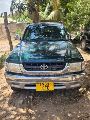 Toyota Hilux 2003 Green