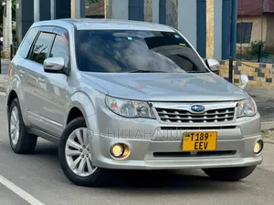 Subaru Forester 2011 Silver